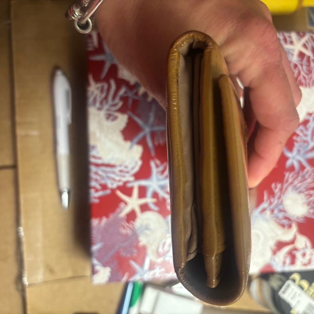 Gucci Vintage Patent Leather Wallet - Picture 8 of 10